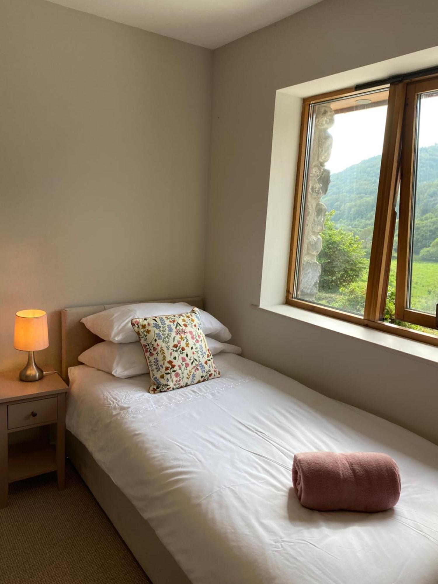 Llety Cynnes Villa Machynlleth Buitenkant foto