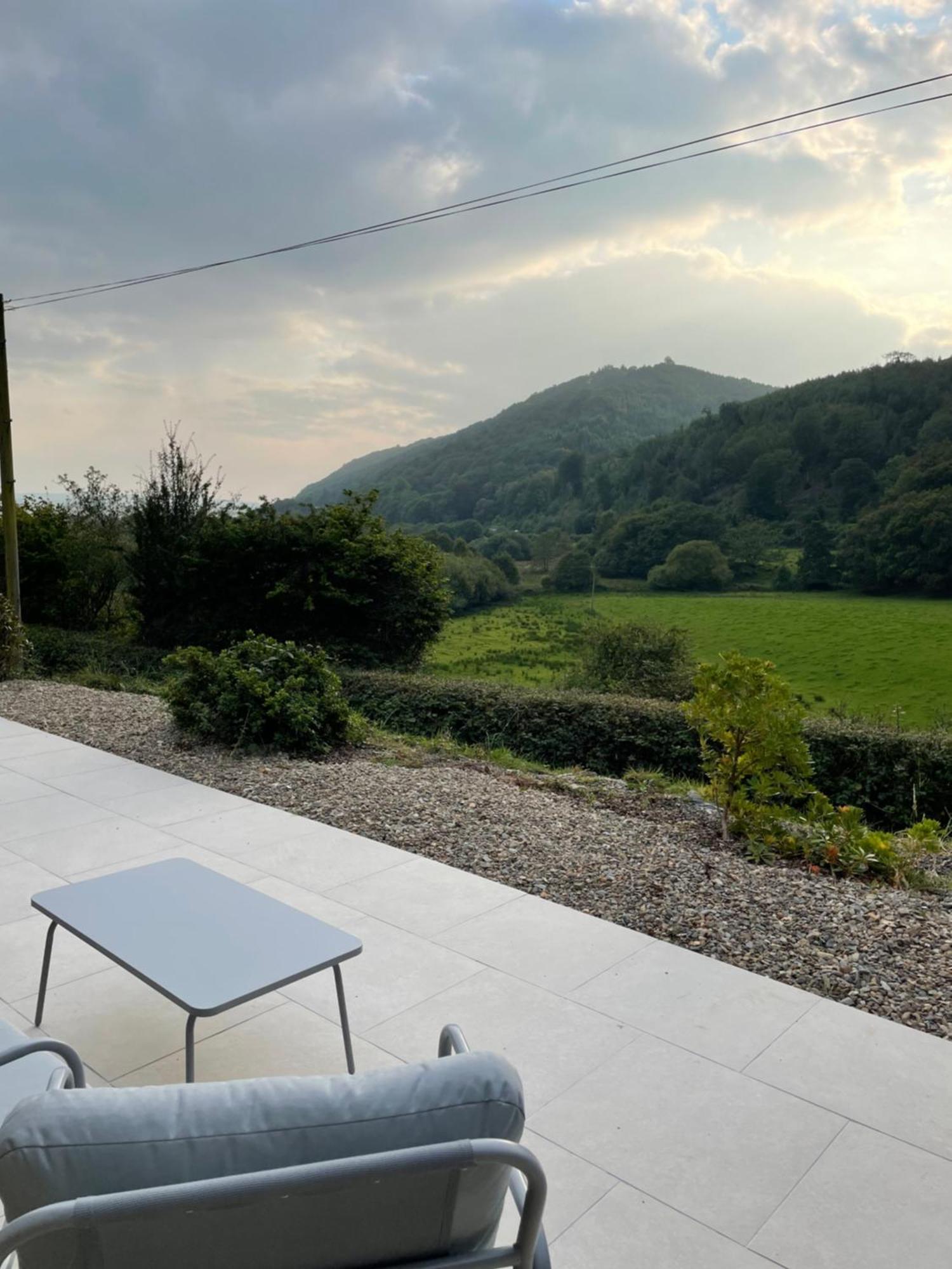 Llety Cynnes Villa Machynlleth Buitenkant foto